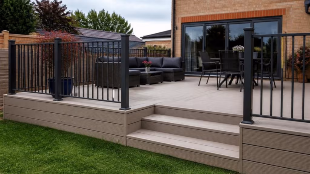 Aluminium vertical bar balustrade around a raised deck